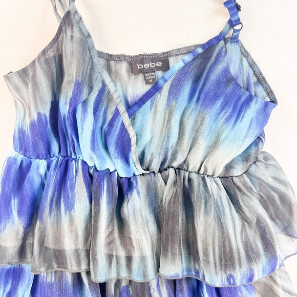 Bebe Ruffle Layered Top Size Medium, Blue-Gray Watercolor, Flowy Chic - Picture 3 of 9